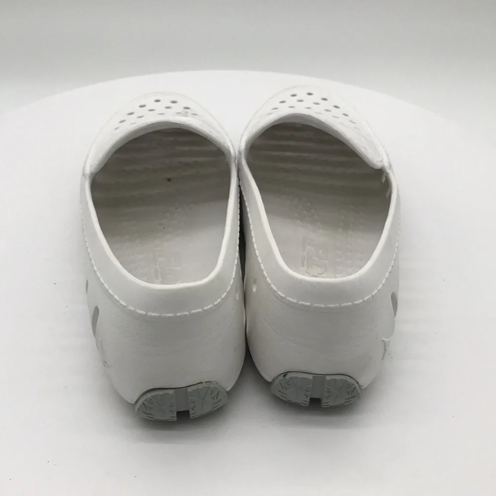 Floafers Kids White Slip On Shoes size 4 US